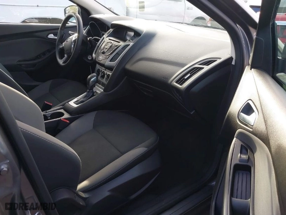 2014 Ford Focus SE with VIN 1FADP3K23EL264404, listed as a IAAI auction lot 41802792 with 95,253 mi miles. Bid and sale history available at carsss.com. Image 5.
