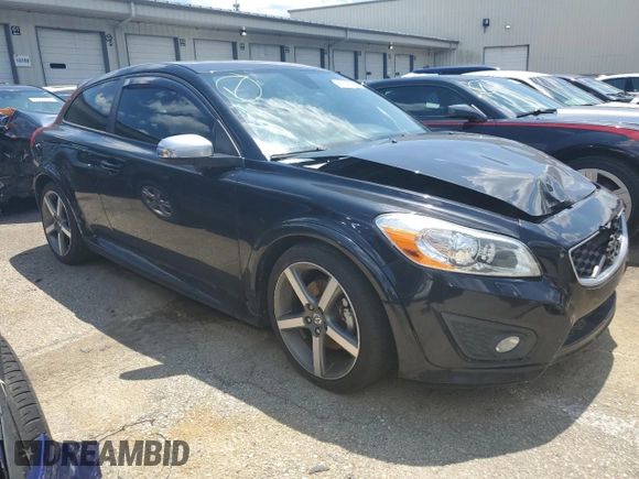 2013 Volvo C30 T5 z VIN YV1672MK5D2309013, wystawiony jako Copart lot #58766754 z przebiegiem 106 960 mil mil oraz Szkody całkowita. Historia ofert i sprzedaży dostępna na DreamBid. Obrazek 4.
