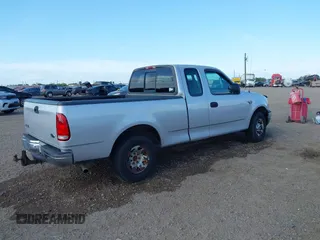 1999 Ford F-250 z VIN 2FTRX27L3XCA14587, wystawiony jako IAAI lot #42022998 z przebiegiem Nie podano mil oraz . Historia ofert i sprzedaży dostępna na DreamBid. Obrazek 4.