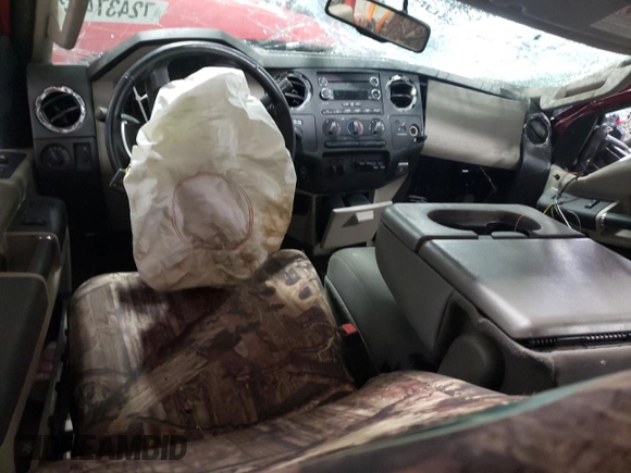 2010 Ford F-250 XL z VIN 1FTSX2BR3AEA42579, wystawiony jako Copart lot #72437453 z przebiegiem 112 858 mil mil oraz Nie do naprawy. Historia ofert i sprzedaży dostępna na DreamBid. Obrazek 8.