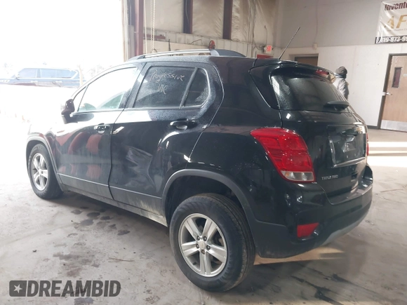 2021 Chevrolet Trax LT with VIN KL7CJPSB4MB357111, listed as a IAAI auction lot 41353017 with 39,650 mi miles. Bid and sale history available at carsss.com. Image 3.