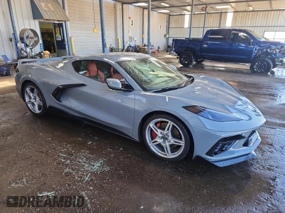 2024 Chevrolet Corvette 2LT z VIN 1G1YB2D48R5108901, wystawiony jako Copart lot #47093985 z przebiegiem 9 730 mil mil oraz Szkoda całkowita • Salvage title. Historia ofert i sprzedaży dostępna na DreamBid. Obrazek 4.
