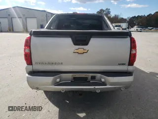 2010 Chevrolet Avalanche LT with VIN 3GNNCFE07AG243365, listed as a Copart auction lot 82130204 with 304,692 mi miles and Salvage Title. Bid and sale history available at carsss.com. Image 6.