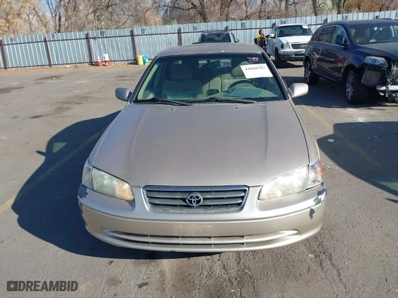 2001 Toyota Camry CE with VIN 4T1BG22K71U825358, listed as a IAAI auction lot 41010787 with 192,651 mi miles. Bid and sale history available at carsss.com. Image 6.
