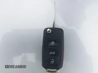 2019 Volkswagen Passat Wolfsburg Edition z VIN 1VWLA7A38KC004758, wystawiony jako IAAI lot #42404110 z przebiegiem 71 694 mil mil oraz . Historia ofert i sprzedaży dostępna na DreamBid. Obrazek 11.