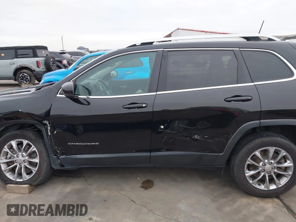 2019 Jeep Cherokee Latitude Plus with VIN 1C4PJLLX2KD216224, listed as a IAAI auction lot 41291181 with 79,111 mi miles. Bid and sale history available at carsss.com. Image 14.
