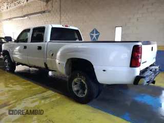 2001 Chevrolet Silverado 3500 LS with VIN 1GCJK33G11F160833, listed as a Copart auction lot 46930185 with 309,228 mi miles and Clean Title. Bid and sale history available at carsss.com. Image 2.