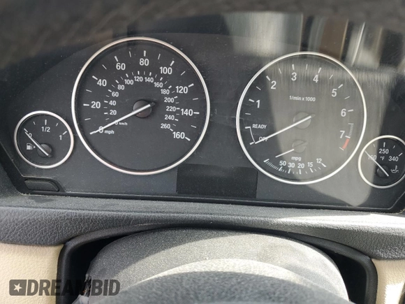 2013 BMW 3 Series 320i z VIN WBA3B1C57DK128974, wystawiony jako Copart lot #58858745 z przebiegiem Nie podano mil oraz Czysty tytuł • Clean title. Historia ofert i sprzedaży dostępna na DreamBid. Obrazek 9.