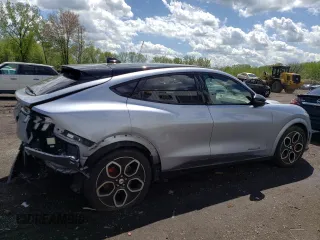 2022 Ford Mustang Mach-E GT z VIN 3FMTK4SE6NMA31440, wystawiony jako Copart lot #55771295 z przebiegiem 29 176 mil mil oraz Szkody całkowita. Historia ofert i sprzedaży dostępna na DreamBid. Obrazek 3.