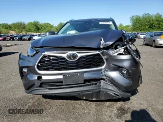 2021 Toyota Highlander XLE with VIN 5TDGZRBH4MS078778, listed as a Copart auction lot 56496855 with 35,563 mi miles and Salvage title. Bid and sale history available at DreamBid. Image 5.