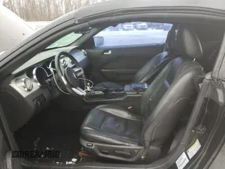 2005 Ford Mustang Deluxe z VIN 1ZVFT84N355220696, wystawiony jako Copart lot #43260575 z przebiegiem 158 180 mil mil oraz Nie do naprawy • Non repairable. Historia ofert i sprzedaży dostępna na DreamBid. Obrazek 7.