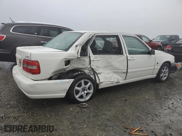 1999 Volvo S70 с VIN YV1LS55A2X2611694, выставлен на аукционе Copart как лот 43749155 с пробегом 185 184 миль миль и Списание • Salvage title. История ставок и продаж доступна на DreamBid. Изображение 3.