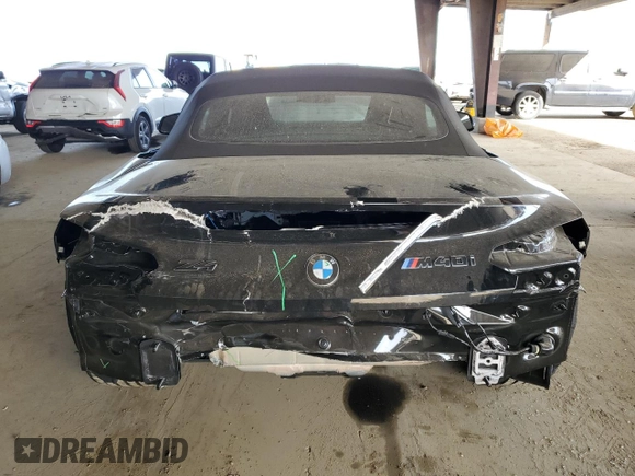 2025 BMW Z4 sDriveM40i with VIN WBAHF9C05SWY43531, listed as a Copart auction lot 46370325 with 1,943 mi miles and Salvage Title. Bid and sale history available at carsss.com. Image 6.