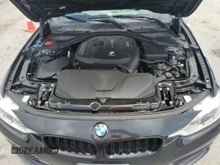 2018 BMW 3 Series 330i z VIN WBA8B9G5XJNU99474, wystawiony jako Copart lot #61053485 z przebiegiem 66 868 mil mil oraz Szkoda całkowita • Salvage title. Historia ofert i sprzedaży dostępna na DreamBid. Obrazek 11.