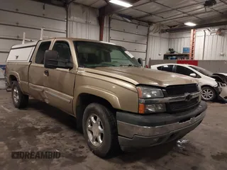 2005 Chevrolet Silverado 1500 LS z VIN 1GCEK19Z15Z168157, wystawiony jako IAAI lot #42312365 z przebiegiem 234 351 mil mil oraz . Historia ofert i sprzedaży dostępna na DreamBid. Obrazek 1.