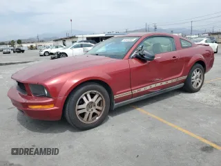 2007 Ford Mustang Deluxe z VIN 1ZVHT80N075308557, wystawiony jako Copart lot #58405905 z przebiegiem 132 271 mil mil oraz Czysty tytuł • Clean title. Historia ofert i sprzedaży dostępna na DreamBid. Obrazek 1.