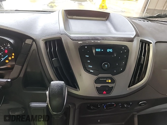 2019 Ford Transit z VIN 1FTYR2CM9KKA10603, wystawiony jako IAAI lot #42785517 z przebiegiem 116 663 mil mil oraz . Historia ofert i sprzedaży dostępna na DreamBid. Obrazek 7.