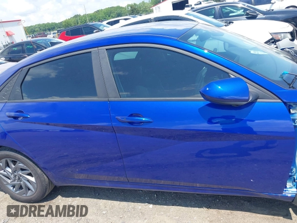 2024 Hyundai Elantra SEL with VIN KMHLM4DG8RU770920, listed as a IAAI auction lot 42191038 with 5,818 mi miles and . Bid and sale history available at DreamBid. Image 14.