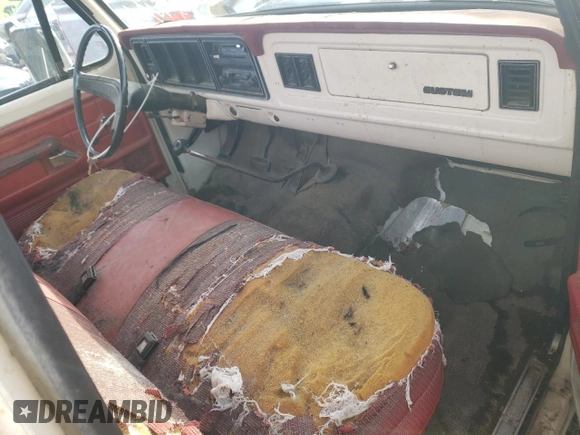 1977 Ford F-250 z VIN F25HRY08144, wystawiony jako Copart lot #84189824 z przebiegiem 30 222 mil mil oraz Szkoda całkowita • Salvage title. Historia ofert i sprzedaży dostępna na DreamBid. Obrazek 8.