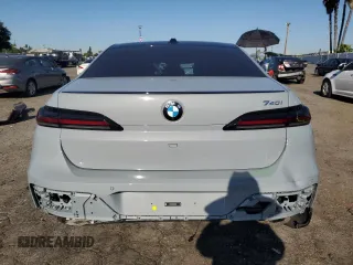 2024 BMW 7 Series 740i z VIN WBA23EH04RCR48184, wystawiony jako Copart lot #69965604 z przebiegiem 5 285 mil mil oraz Szkoda całkowita • Salvage title. Historia ofert i sprzedaży dostępna na DreamBid. Obrazek 6.