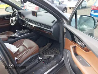 2017 Audi Q7 Premium Plus with VIN WA1LAAF75HD018870, listed as a IAAI auction lot 41988405 with 84,897 mi miles. Bid and sale history available at carsss.com. Image 5.