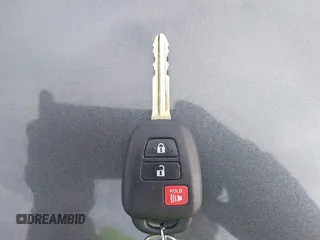 2015 Toyota Prius One z VIN JTDKDTB32F1575905, wystawiony jako IAAI lot #42152447 z przebiegiem 141 061 mil mil oraz . Historia ofert i sprzedaży dostępna na DreamBid. Obrazek 11.