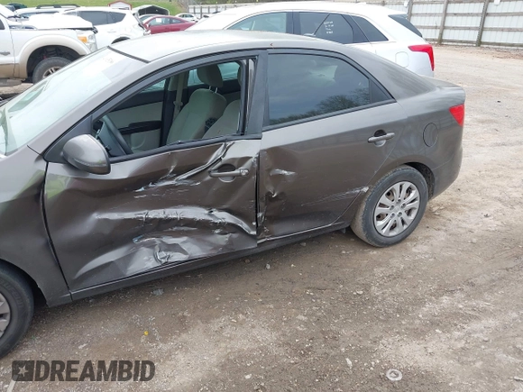 2012 Kia Forte EX with VIN KNAFU4A23C5499211, listed as a IAAI auction lot 41935186 with 181,103 mi miles. Bid and sale history available at carsss.com. Image 6.