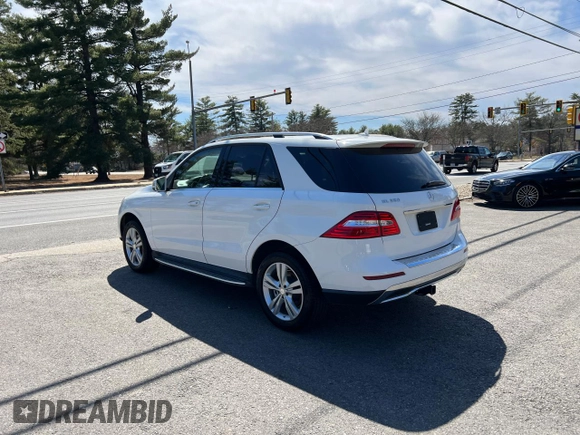2015 Mercedes-Benz M ML 350 with VIN 4JGDA5JB1FA608992, listed as a Copart auction lot 53400185 with 230,284 mi miles and Clean Title. Bid and sale history available at carsss.com. Image 3.