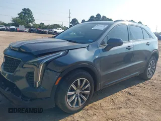 2020 Cadillac XT4 FWD Sport with VIN 1GYFZER40LF048628, listed as a IAAI auction lot 39985771 with 61,030 mi miles. Bid and sale history available at carsss.com. Image 17.