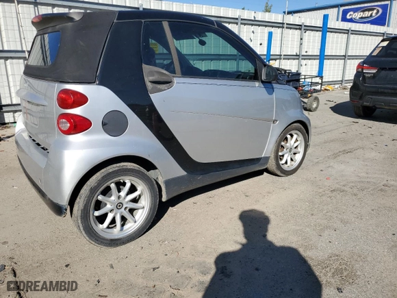 2009 Smart fortwo Passion with VIN WMEEK31X59K211646, listed as a Copart auction lot 47829435 with 193,002 mi miles and Clean Title. Bid and sale history available at carsss.com. Image 3.