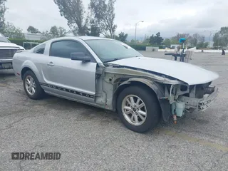 2007 Ford Mustang Deluxe with VIN 1ZVFT80N375282334, listed as a IAAI auction lot 42051959 with 207,901 mi miles. Bid and sale history available at carsss.com. Image 1.