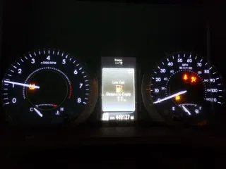 2018 Toyota Sienna LE с VIN 5TDJZ3DC2JS197865, выставлен на аукционе Copart как лот 68896164 с пробегом 449 127 миль миль и Чистый • Clean title. История ставок и продаж доступна на DreamBid. Изображение 9.