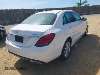 2019 Mercedes-Benz C 300 with VIN 55SWF8EB2KU316763, listed as a IAAI auction lot 42072583 with 61,664 mi miles and . Bid and sale history available at carsss.com. Image 4.