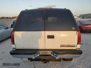 1999 Chevrolet Tahoe with VIN 1GNEC13R2XJ556769, listed as a Copart auction lot 77561624 with 205,238 mi miles and Non Repairable. Bid and sale history available at carsss.com. Image 6.