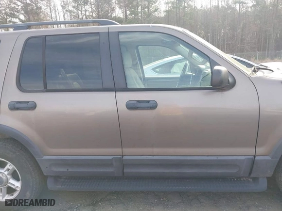 2003 Ford Explorer XLT with VIN 1FMDU73K03UB15234, listed as a IAAI auction lot 41787151 with 254,448 mi miles. Bid and sale history available at carsss.com. Image 13.