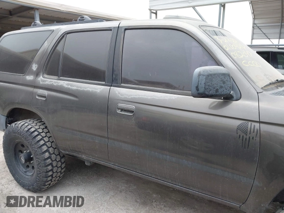 1998 Toyota 4Runner SR5 z VIN JT3GN86R3W0082047, wystawiony jako IAAI lot #42030018 z przebiegiem 259 894 mil mil oraz . Historia ofert i sprzedaży dostępna na DreamBid. Obrazek 12.
