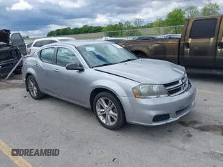 2014 Dodge Avenger SE z VIN 1C3CDZAB2EN233446, wystawiony jako IAAI lot #42337949 z przebiegiem 138 559 mil mil oraz . Historia ofert i sprzedaży dostępna na DreamBid. Obrazek 1.