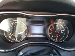 2019 Jeep Cherokee Limited with VIN 1C4PJMDX5KD378000, listed as a Copart auction lot 82141464 with 48,035 mi miles and Salvage Title. Bid and sale history available at DreamBid. Image 9.