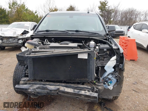 2020 Chevrolet Tahoe LS z VIN 1GNSCAKC1LR177807, wystawiony jako IAAI lot #41482578 z przebiegiem 75 010 mil mil oraz . Historia ofert i sprzedaży dostępna na DreamBid. Obrazek 13.