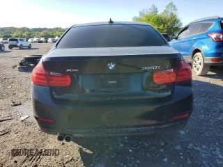 2015 BMW 3 Series 328i xDrive z VIN WBA3B5C56FF960700, wystawiony jako Copart lot #56754225 z przebiegiem 121 966 mil mil oraz Szkoda całkowita • Salvage title. Historia ofert i sprzedaży dostępna na DreamBid. Obrazek 6.