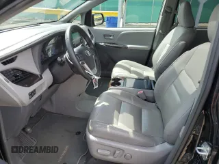 2018 Toyota Sienna XLE с VIN 5TDDZ3DCXJS194807, выставлен на аукционе Copart как лот 54362735 с пробегом 47 018 миль миль и Списание • Salvage title. История ставок и продаж доступна на DreamBid. Изображение 7.
