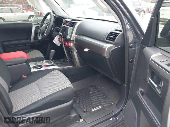 2024 Toyota 4Runner SR5 with VIN JTEEU5JR1R5312926, listed as a IAAI auction lot 41304373 with 2,396 mi miles and . Bid and sale history available at DreamBid. Image 5.