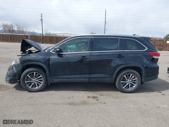 2019 Toyota Highlander SE with VIN 5TDJZRFH4KS936151, listed as a IAAI auction lot 41821882 with 1 mi miles. Bid and sale history available at carsss.com. Image 15.