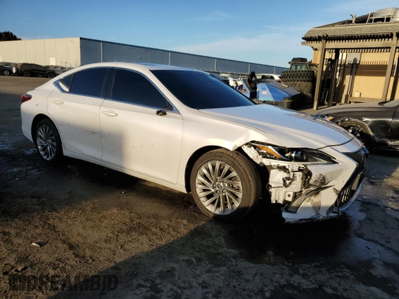 2020 Lexus ES 350 Luxury with VIN 58AEZ1B11LU057798, listed as a Copart auction lot 43402855 with 64,431 mi miles and Clean title. Bid and sale history available at DreamBid. Image 4.