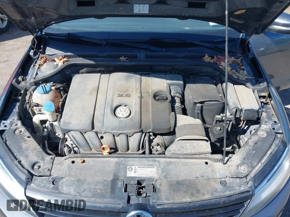 2011 Volkswagen Jetta SE with VIN 3VWBZ7AJ1BM027204, listed as a IAAI auction lot 41816349 with 152,028 mi miles and . Bid and sale history available at DreamBid. Image 10.