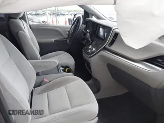 2016 Toyota Sienna LE AAS z VIN 5TDKK3DC9GS694686, wystawiony jako IAAI lot #42374687 z przebiegiem 192 571 mil mil oraz . Historia ofert i sprzedaży dostępna na DreamBid. Obrazek 5.