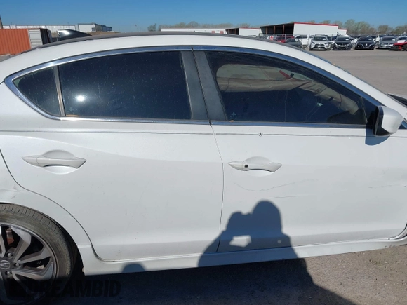 2016 Acura ILX Premium z VIN 19UDE2F86GA012039, wystawiony jako IAAI lot #41866982 z przebiegiem 162 710 mil mil oraz . Historia ofert i sprzedaży dostępna na DreamBid. Obrazek 13.