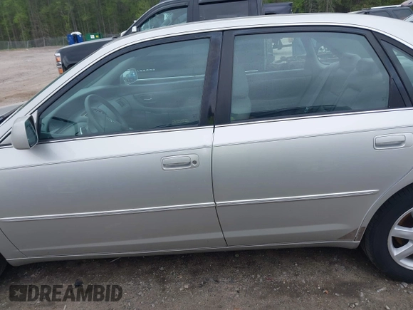 2002 Toyota Avalon XL with VIN 4T1BF28B82U240087, listed as a IAAI auction lot 41699355 with 263,253 mi miles. Bid and sale history available at carsss.com. Image 14.
