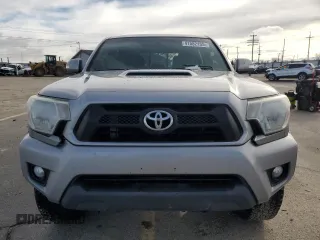 2014 Toyota Tacoma PreRunner with VIN 3TMJU4GN3EM163067, listed as a Copart auction lot 41582155 with 101,971 mi miles and Salvage Title. Bid and sale history available at DreamBid. Image 5.