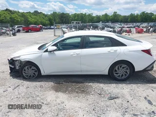 2024 Hyundai Elantra SEL с VIN KMHLM4DG0RU672240, выставлен на аукционе IAAI как лот 42190278 с пробегом 28 084 миль миль и . История ставок и продаж доступна на DreamBid. Изображение 15.